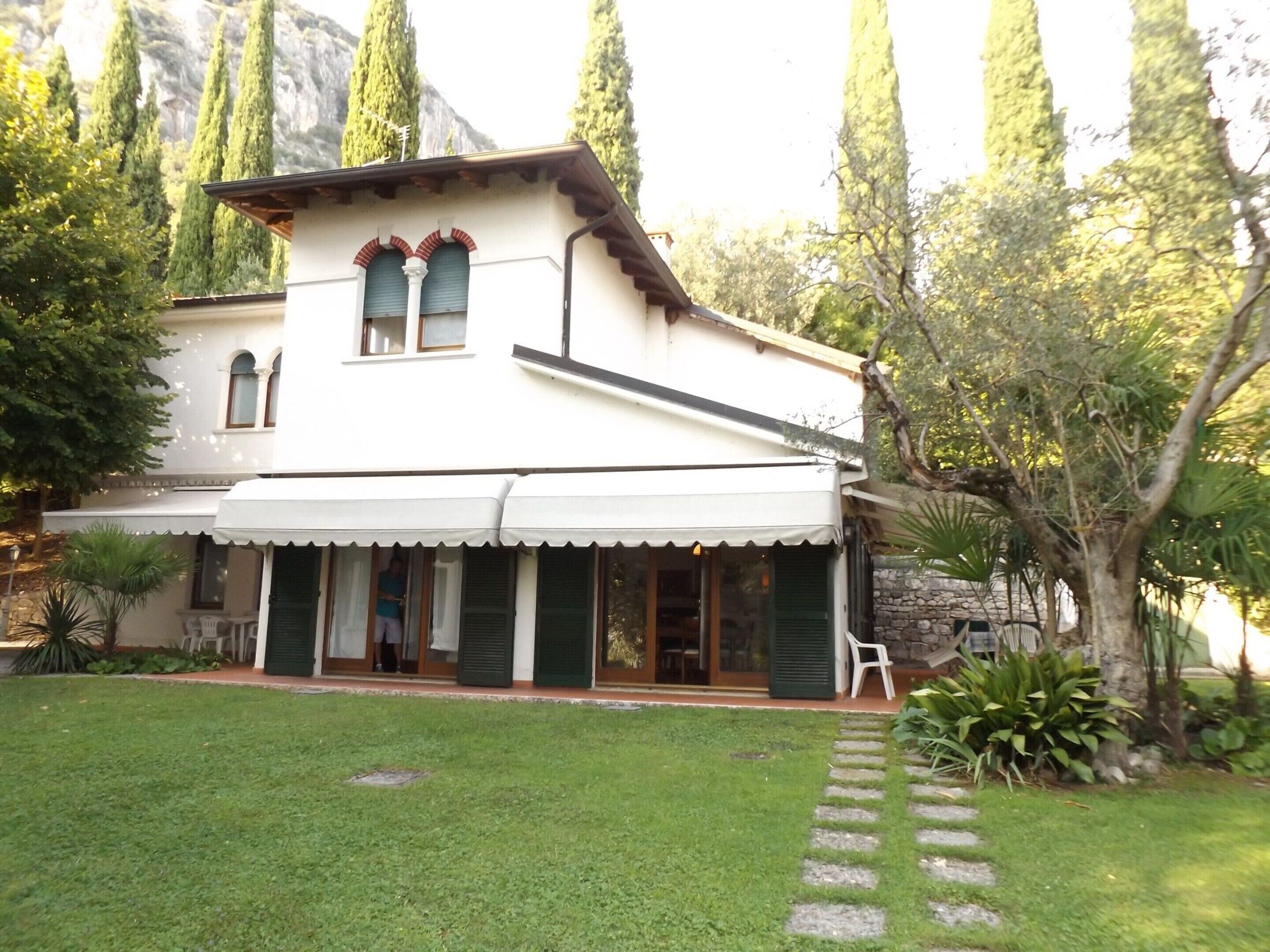 Villa | Exterior