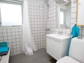 House | Bathroom - 6 Person Holiday Home on a Holiday Park in Hanstholm (Hanstholm)