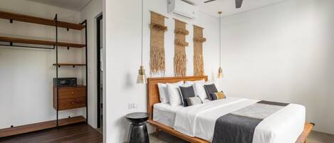 3 makuuhuonetta, työpöytä, silitysrauta/-lauta, ilmainen Wi-Fi