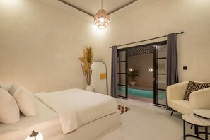 2 bedrooms, in-room safe, desk, iron/ironing board