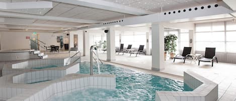 Apartment | Pool | Indoor pool, outdoor pool