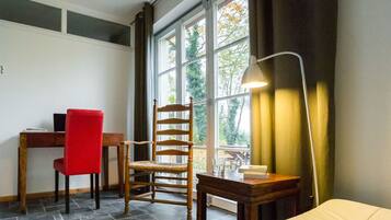 3 bedrooms, individually furnished