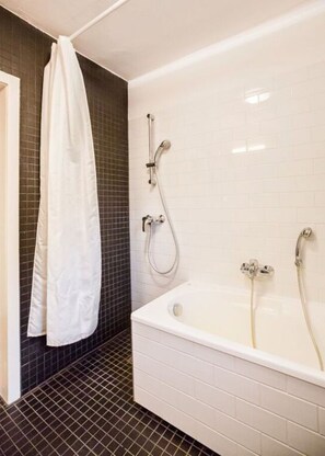 Apartment | Badezimmer