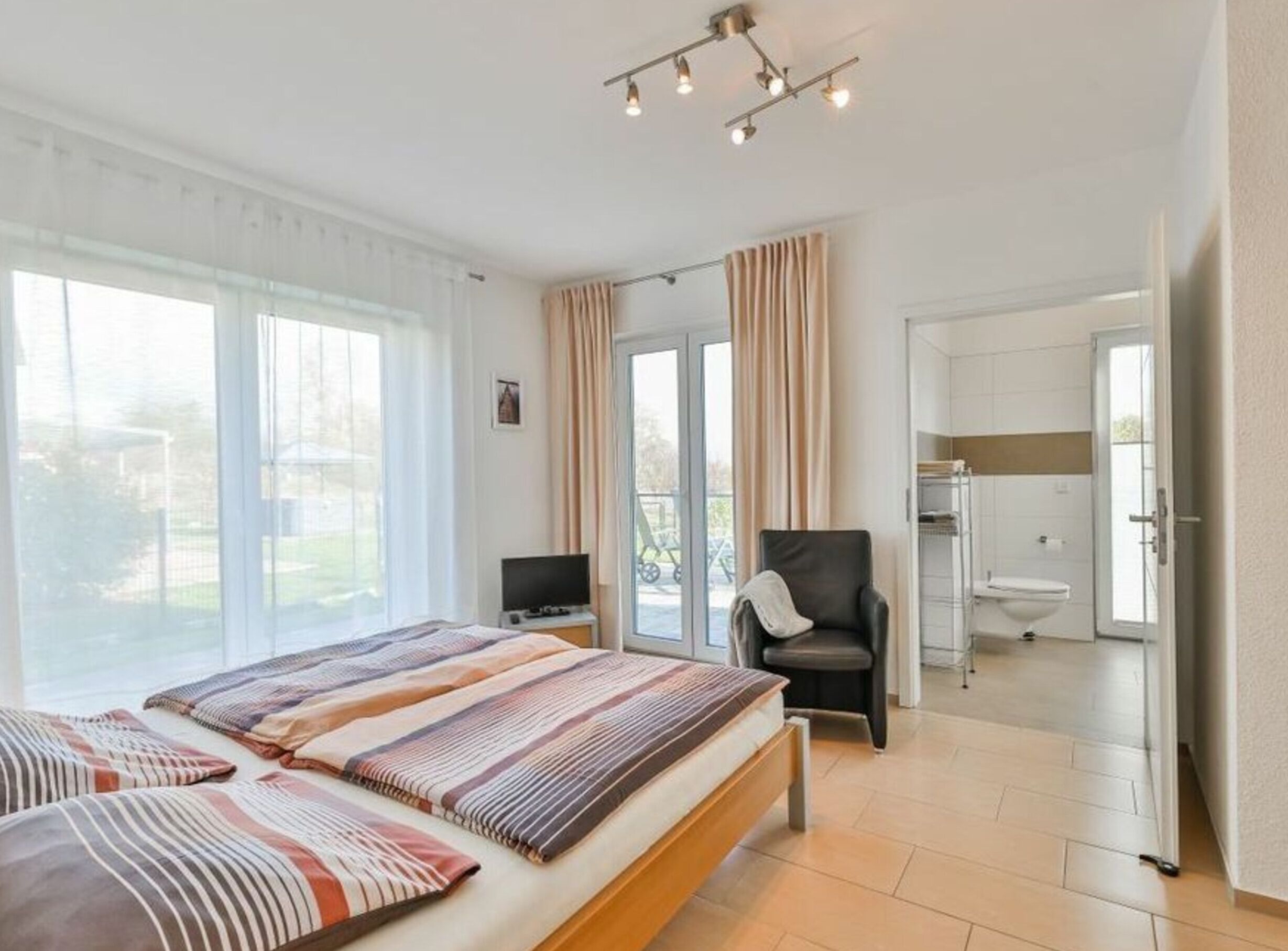 4 bedrooms, individually furnished, iron/ironing board