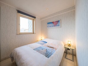 Apartment | 1 bedroom, iron/ironing board - Apartment on 8th Floor With Kitchen (Middelkerke)