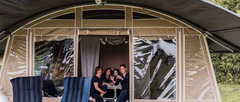 Tent | Outdoor dining