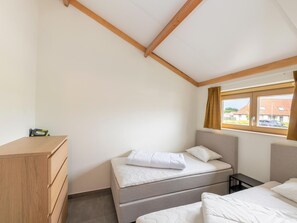 House | 2 bedrooms, individually furnished - Holiday Home in Koksijde With Garden (Koksijde)