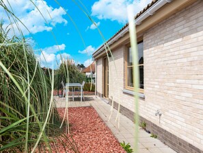 House | Exterior - Holiday Home in Koksijde With Garden (Koksijde)