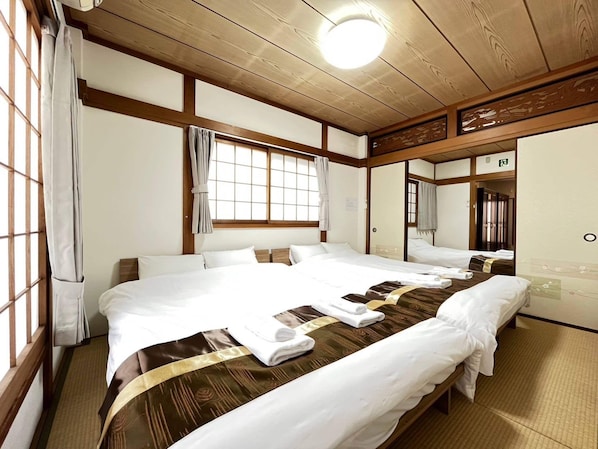 Basic House, 3 Bedrooms, Non Smoking | 3 bedrooms, iron/ironing board, free WiFi, bed sheets - Wagyu House (Osaka)
