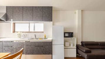 Basic House, 3 Bedrooms, Non Smoking | Living area | Flat-screen TV