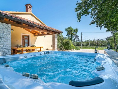 Villa Emanuel Comfortable Holiday Residence