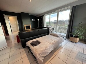 3 bedrooms, individually furnished, bed sheets - Cosy Holiday Home in Andenne With Terrace (Andenne)