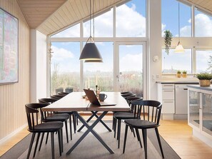 Dining - 4 Star Holiday Home in Logstor (Logstor)
