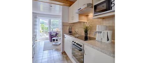 Apartment | Private kitchen | Oven