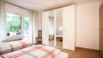 House | 2 bedrooms, individually furnished, iron/ironing board