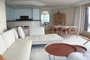 Apartment | Living room - Attic Apartment in Nieuwpoort by the Beach (Nieuwpoort)
