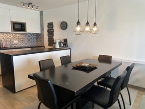 Apartment | Dining