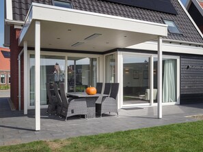 House | Exterior - Holiday Home in Colijnsplaat With Sauna (Colijnsplaat)