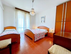 Apartment - Apartment in Caorle Near Spiaggia Tartaruga (Caorle)