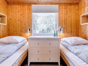 House - 6 Person Holiday Home in Strandby (Strandby)