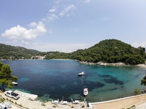 Interior detail - Apartments Posta - Deluxe One-bedroom Apartment With Balcony and Sea View - Apartman 8 (Mljet)