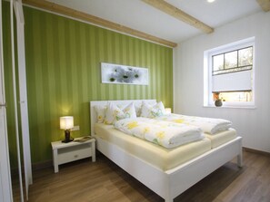 Leilighet | 2 soverom, individuelt innredet og strykejern/-brett