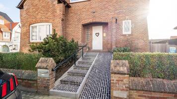 Villa | Exterior