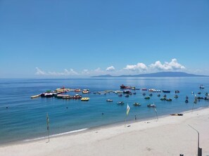 On the beach, white sand, kayaking - Buena Lynne White Beach Puerto Galera (Puerto Galera)