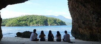 Buena Lynne White Beach Puerto Galera