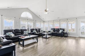 Unclassified image, 4 of 44, button