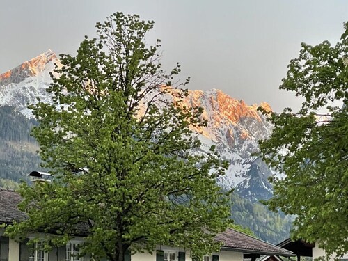 Valley Station Modern Retreat