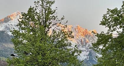 Valley Station Modern Retreat