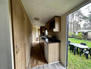 House | Private kitchen - Residence With a Spacious Garden Located in a Child-friendly Park (Bocholt)