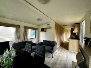 House | Living area - Residence With a Spacious Garden Located in a Child-friendly Park (Bocholt)