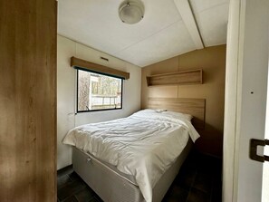 House | 3 bedrooms, individually furnished, bed sheets - Residence With a Spacious Garden Located in a Child-friendly Park (Bocholt)