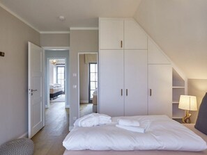 3 bedrooms, individually furnished - Lush Villa With Sauna and Fireplace (Dranske)