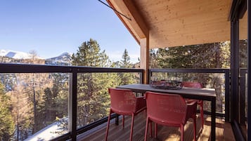 Chalet | Dining