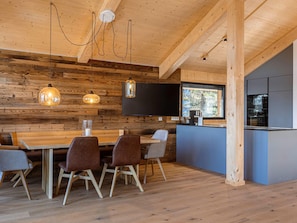 Chalet | Dining