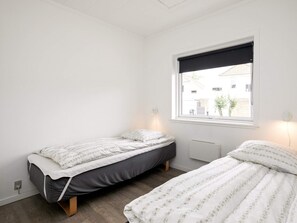 House - 4 Person Holiday Home on a Holiday Park in Blavand (Blavand)