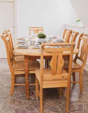 Apartment | Dining