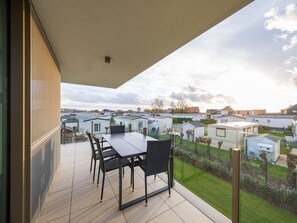 Apartment | Dining