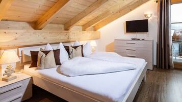 1 bedroom, individually furnished