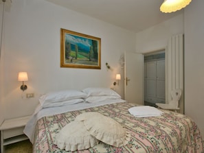 House | 3 bedrooms, bed sheets