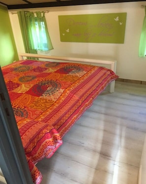 Apartamento | 3 dormitorios, mobiliario individual, tabla de planchar con plancha