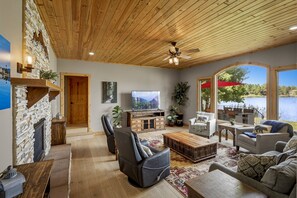 Unclassified image, 4 of 50, button