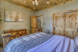 3 bedrooms, iron/ironing board, free WiFi