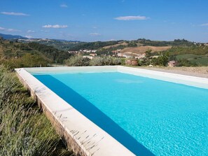 Casa | Alberca | Alberca techada y alberca al aire libre