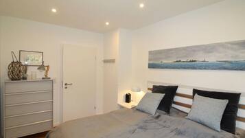 3 bedrooms, individually furnished, iron/ironing board