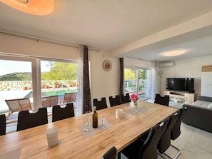 House | Dining