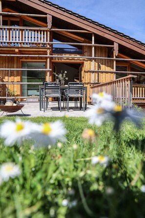 Outdoor dining - Fewo Antenbichllehen Zinkenstadl - 88qm, 2 SZ mit Balkon und Terrasse (Berchtesgaden)